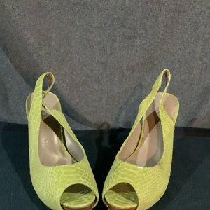 Brand new green felt snake skin pumps